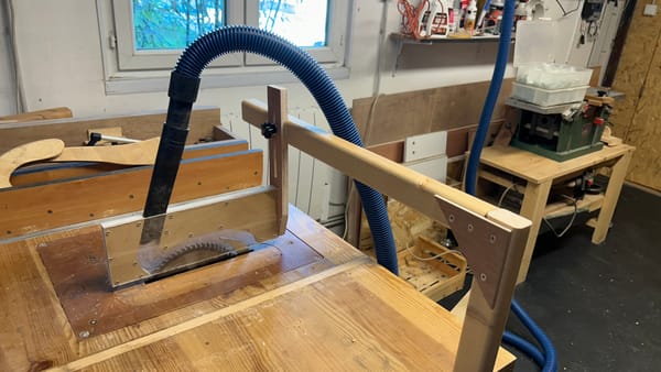 Aspiration scie sous table